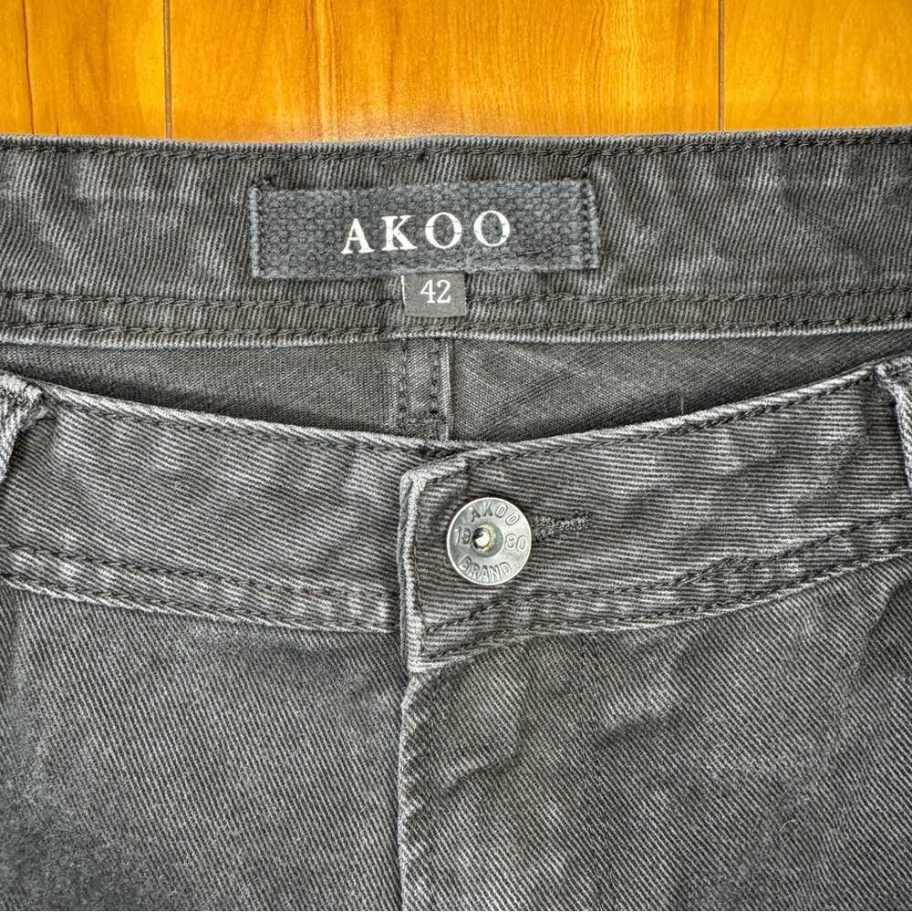 AKOO Men’s Button Fly Dark Wash Distressed Jeans Size 42 Reinforced Knee Black